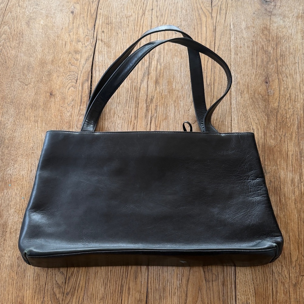 BCBG PURSE - Picture 2 of 9